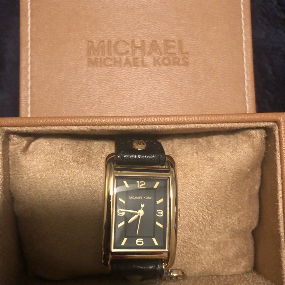 Michael Kors watch - Picture 2 of 2